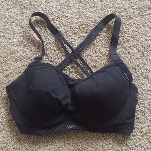 VSX molded crossback underwire sports bra